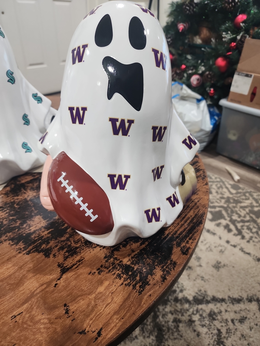 University of Washington Huskies Ghost Ceramic Halloween Decor Football UW